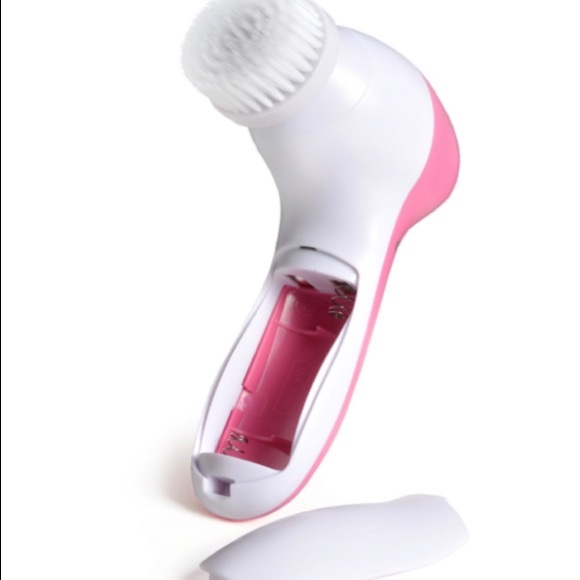Battery Operated Facial Cleansing Spin Brush - Picture 4 of 6